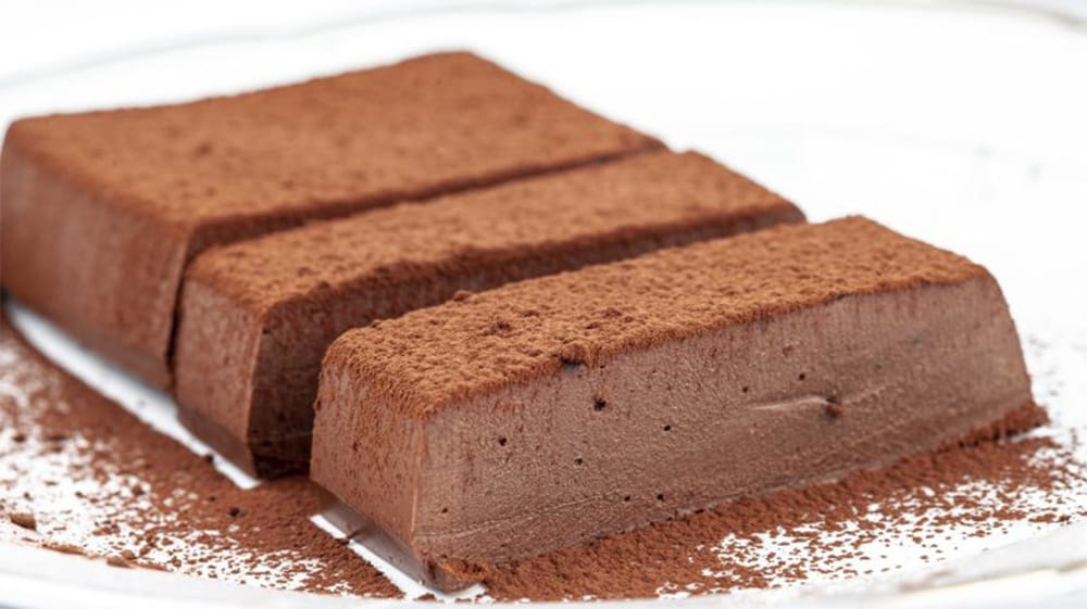 Dessert al cioccolato con soli 2 ingredienti. Ed è senza farina, burro, uova e latte!