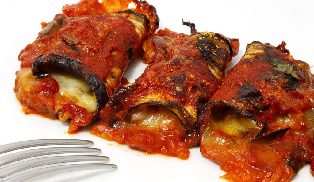 Involtini di melanzane, con un ripieno così finiranno subito. Solo 50 Kcal a pezzo!