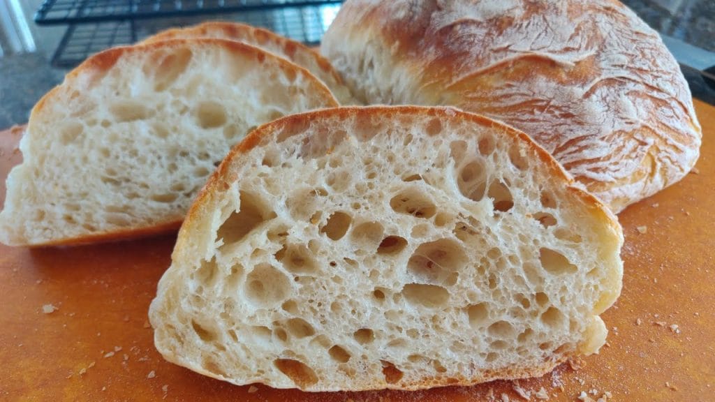 Pane 4 ingredienti, come fare l’impasto idratato e aeroso come dal panettiere