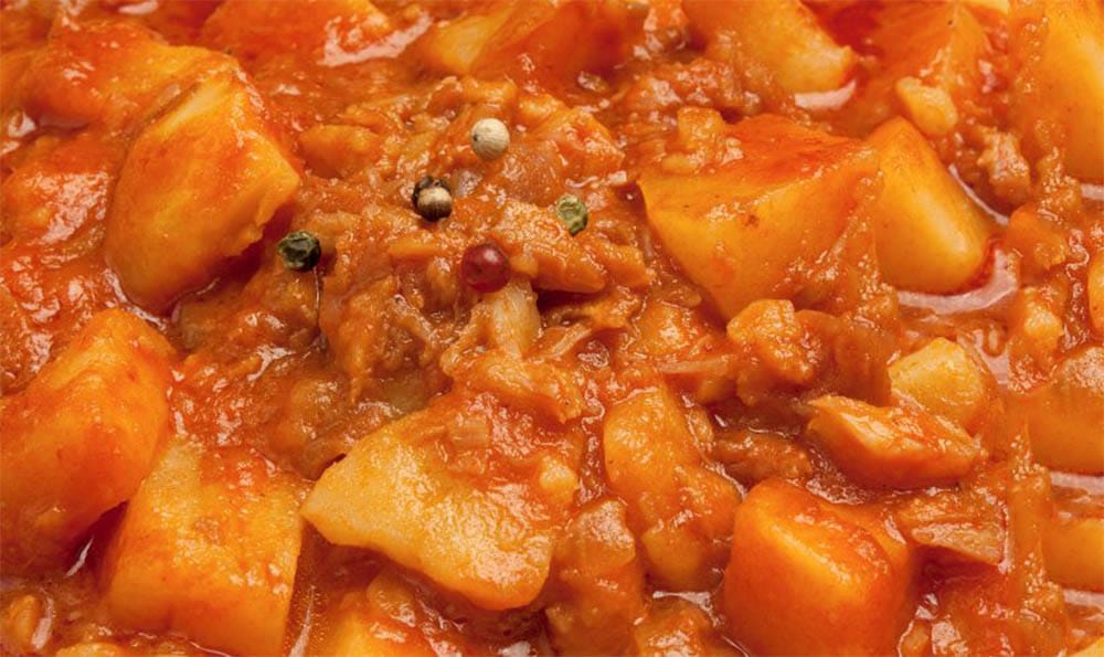 Patate al pomodoro, il contorno speciale super saporito ha solo 160 Kcal!