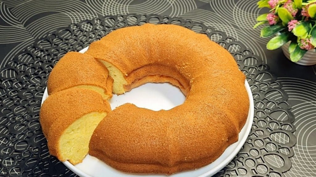 Torta all’arancia senza burro, sofficissima come una spugna. Solo 170 Kcal!