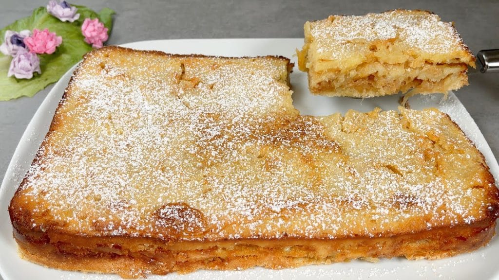 La torta geniale! Aggiungi le polveri sulle mele grattugiate in teglia e inforna. Solo 150 Kcal