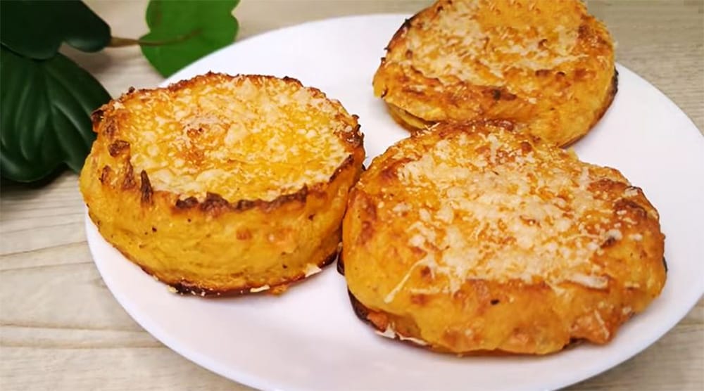 Grattugiate le patate e fate questi tortini, così sono proprio buoni. Solo 140 calorie!