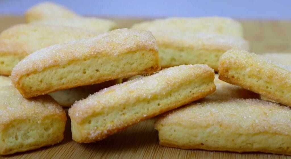 Biscotti allo yogurt senza uova e burro, più buoni dei savoiardi e con sole 50 calorie!