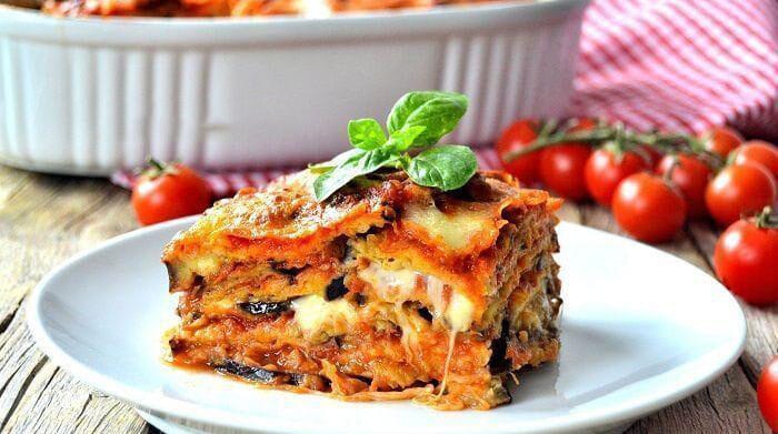 La parmigiana di melanzane e patate, una bontà senza sensi di colpa. Solo 230 calorie!
