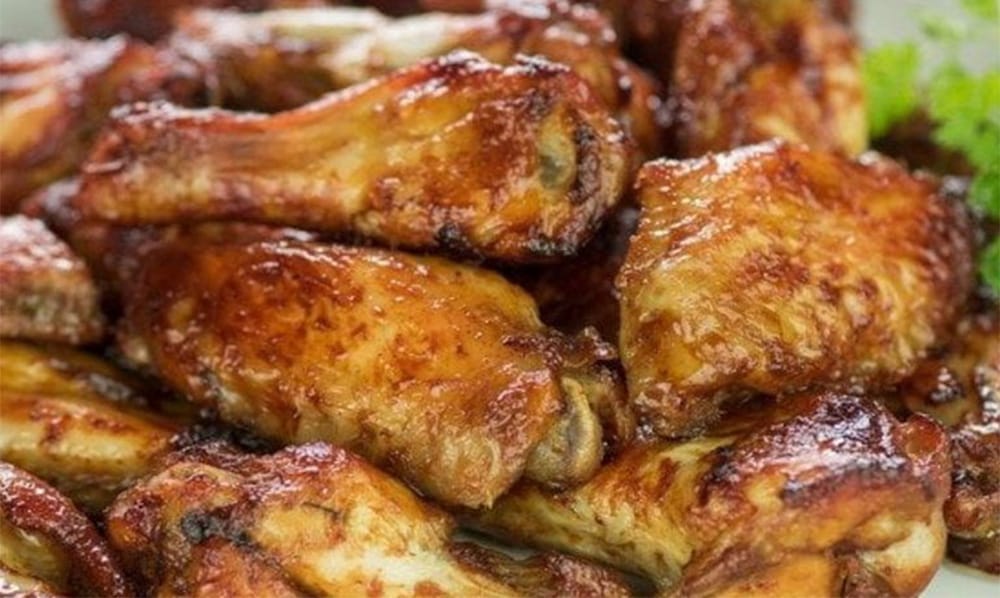 Ali o cosce? Scegliete voi! Il pollo della suocera senza grassi è lo stesso saporito, solo 210 Kcal