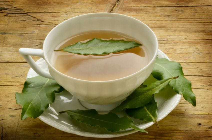 Tè di foglie di limone