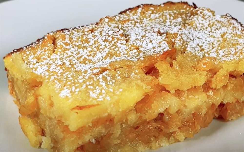 Senza impasto! La torta di mele 3 bicchieri che si prepara direttamente in teglia. Solo 150 Kcal