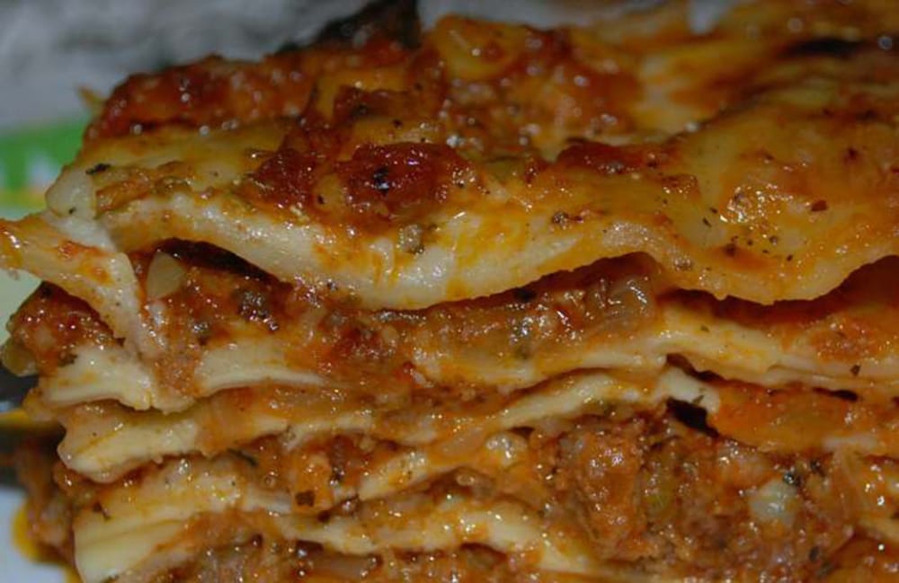 Lasagne ritirate dai supermercati per la presenza di frammenti di plastica: ecco i lotti richiamati!