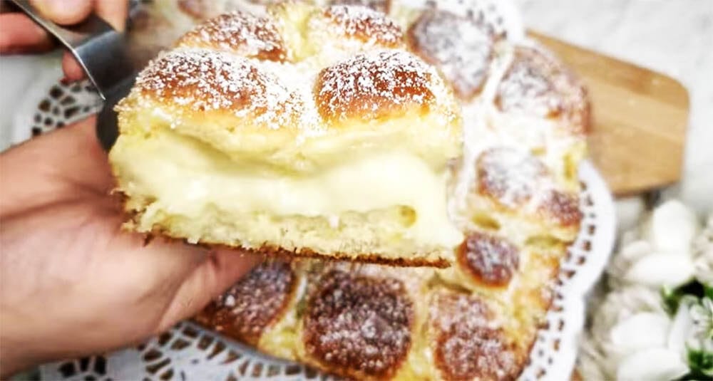 Mele e crema pasticcera, la torta che sta facendo impazzire il web. Solo 190 Kcal!