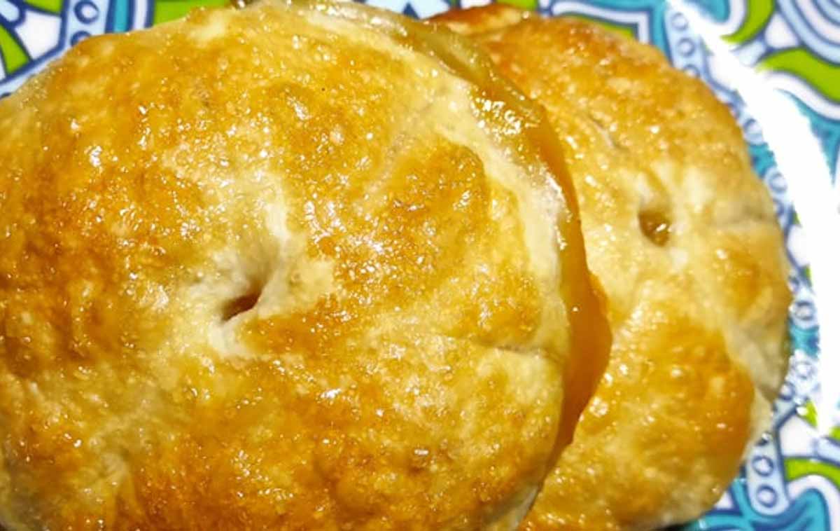 Ciambelle di mele in pasta sfoglia