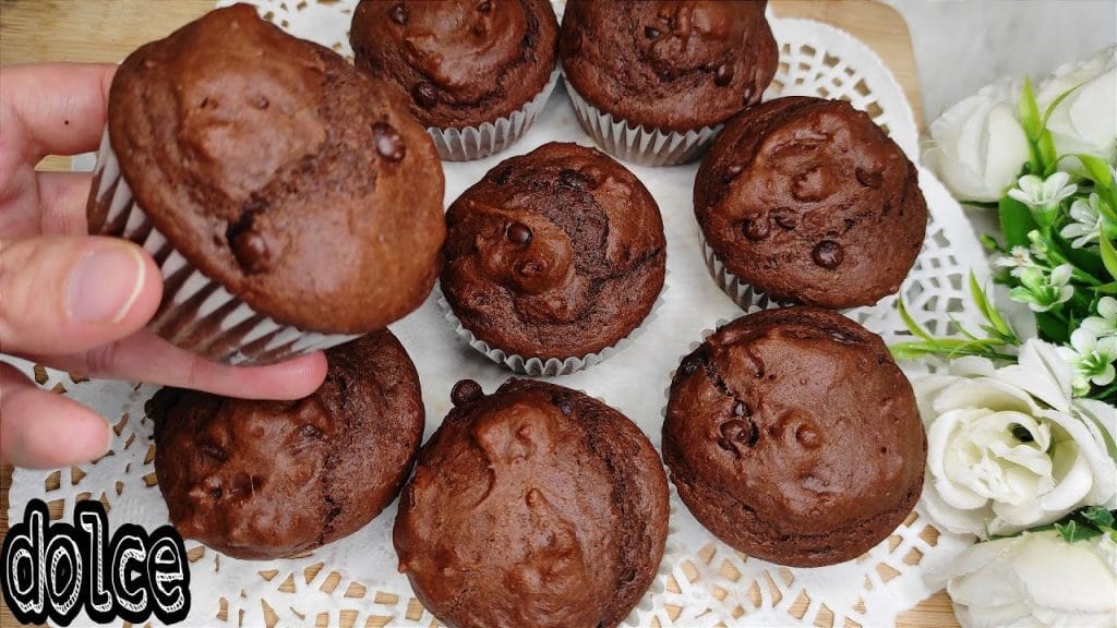 Muffin allo yogurt e cacao super buoni: niente burro e niente uova! Solo 180 calorie