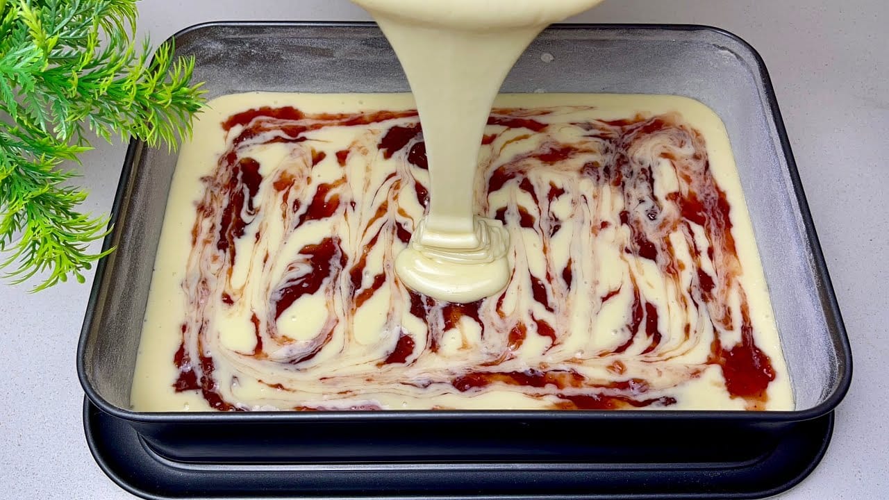 Torta allo yogurt e marmellata