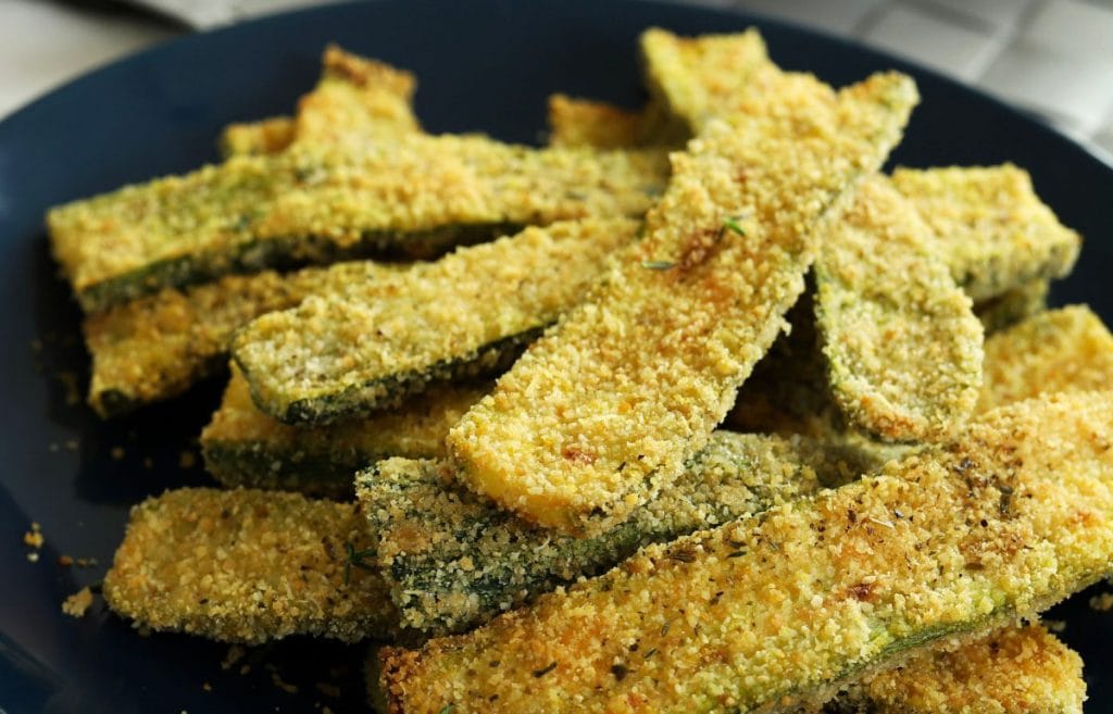 Cotolette di zucchine, ma senza uova. Il contorno veloce e dietetico con sole 50 Kcal!