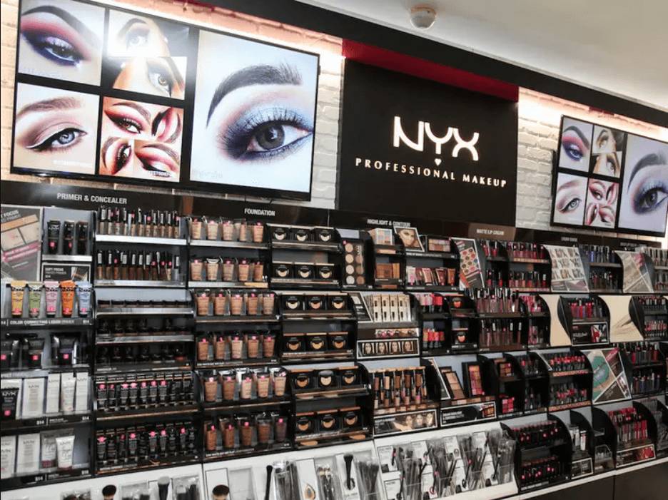 Eyeliner: alcuni contengono sostanze pericolose. Tra i peggiori l’Oreal Paris, NYX, Maybelline, Collistar. La lista!