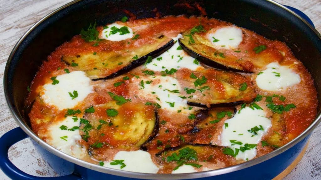 Melanzane al sugo in padella, così gustose e veloci non le ho mai fatte! Solo 140 Kcal