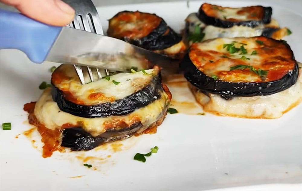 Melanzane, farcitele così e finiranno in un baleno; sono anche dietetiche. Solo 170 Kcal!