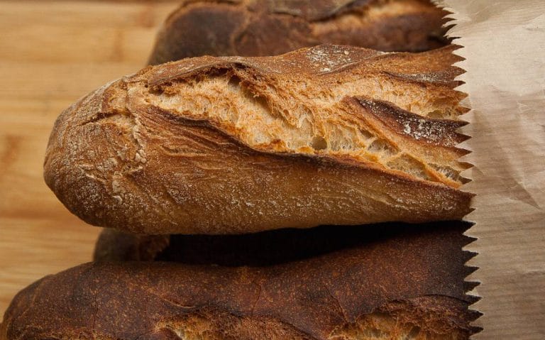 Il trucco per avere il pane sempre fresco (senza congelatore) | Risparmi un sacco di soldi | A saperlo pima!