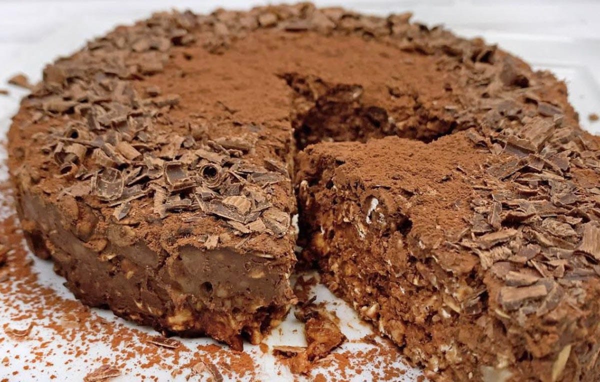 Torta al cioccolato, banana e avena
