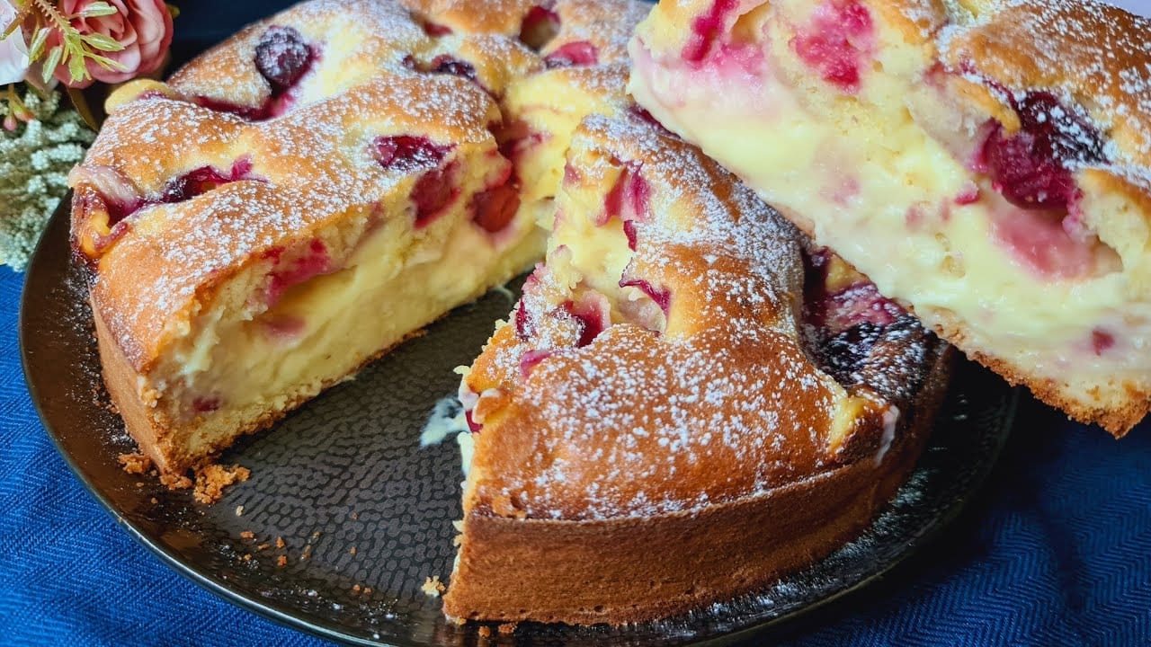 Torta alle ciliegie e crema