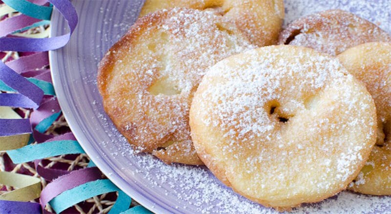 Le frittelle di mele al forno, buone, facili e leggerissime. Solo 75 calorie ciascuna!