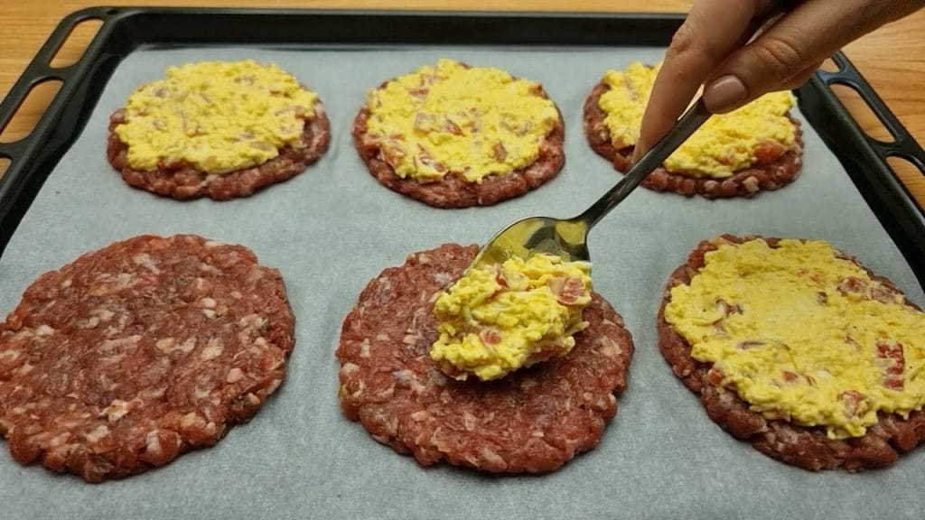 Cena completa, veloce e dietetica: hamburger e patate ripiene. Solo 300 Kcal!