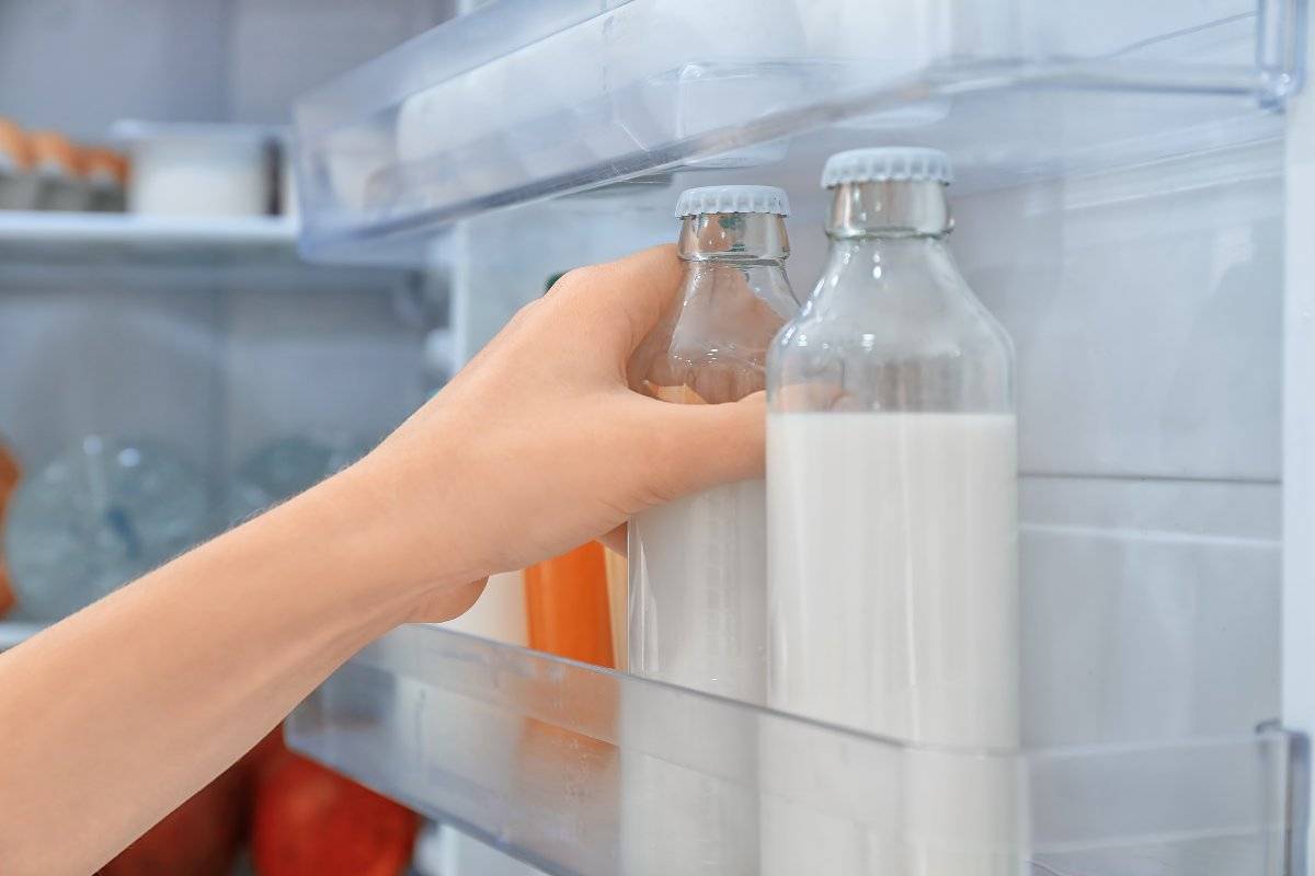 Latte e yogurt nel frigo