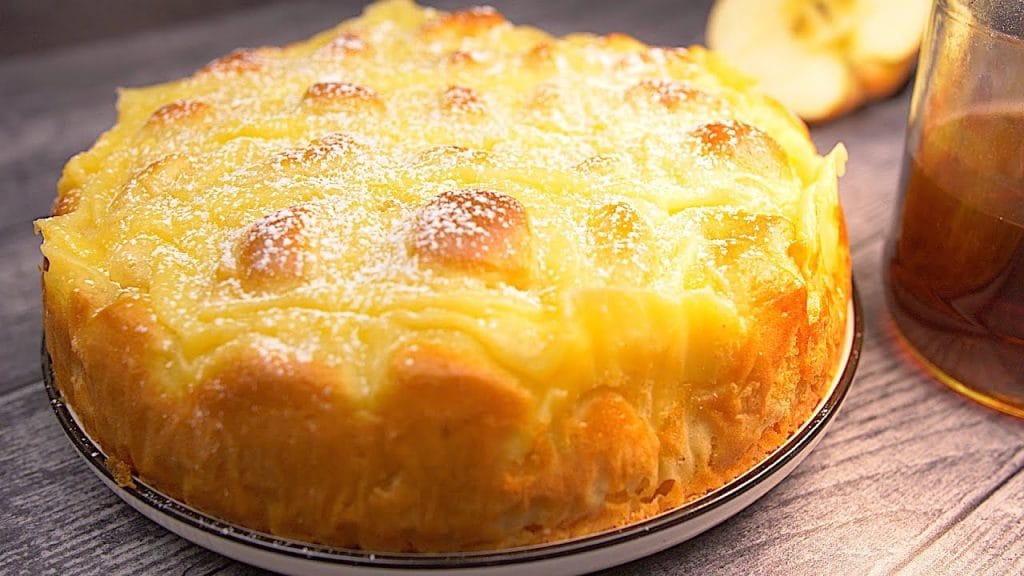 Mela e crema pasticcera, la mia nonna la prepara sempre ed è sempre tanto golosa. Solo 190 Kcal!