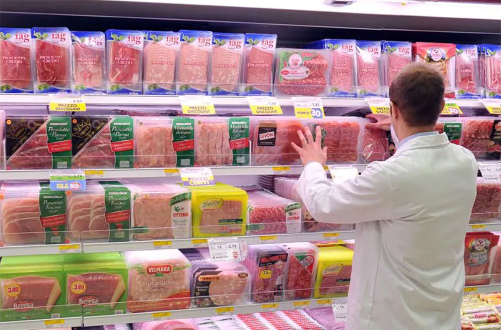 Salame ritirato dai supermercati di una nota marca: NON consumarlo | Rischio salmonella, ecco i lotti richiamati!