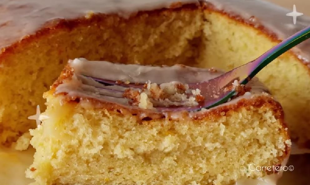 Torta ai 15 cucchiai all’arancia, come farla sofficissima e golosa | Mai provata una torta così!