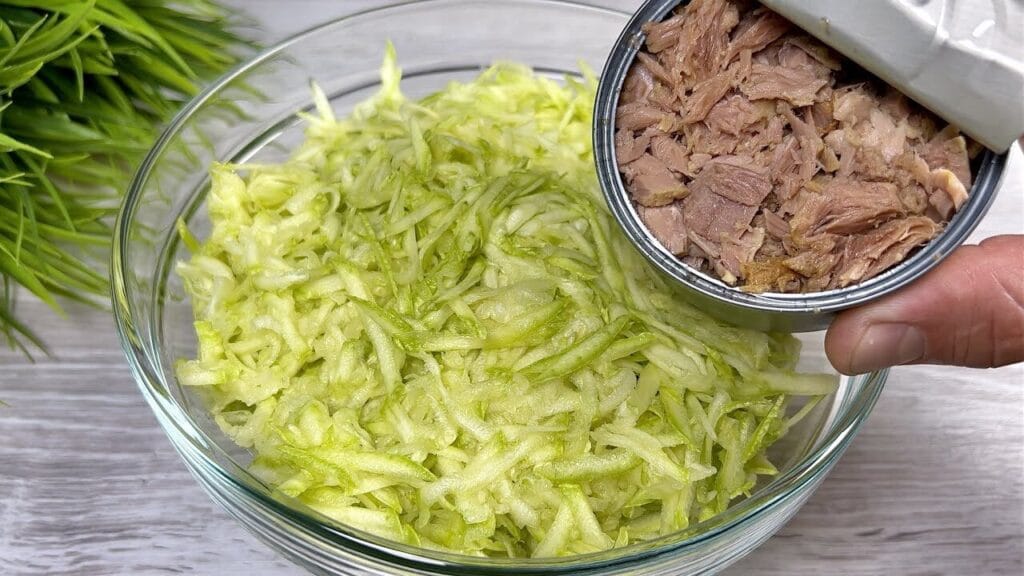Zucchine e tonno: guarda che ti preparo | E’ finita in 3 secondi | La cena velocissima e dietetica con sole 160 Kcal!