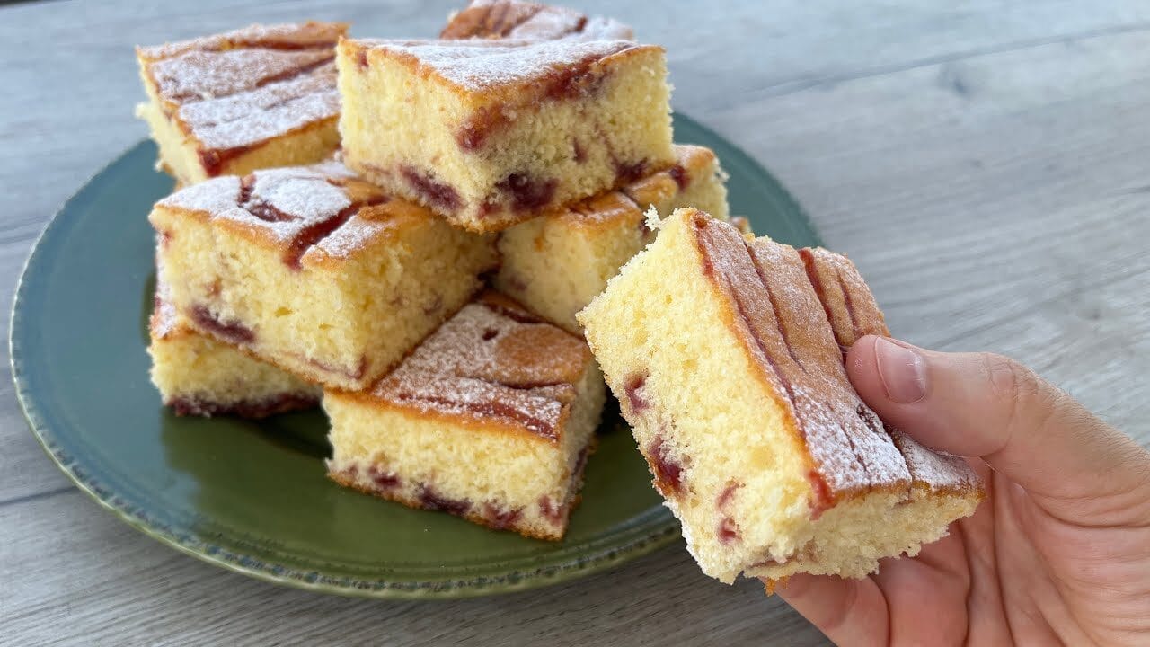 Torta allo yogurt e marmellata
