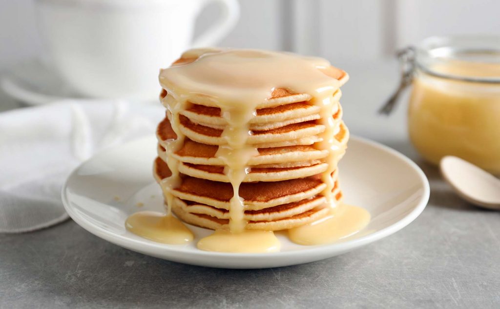 Se hai una banana, frullala e mettila nell’impasto dei pancake: troppo buoni | Solo 100 Kcal!