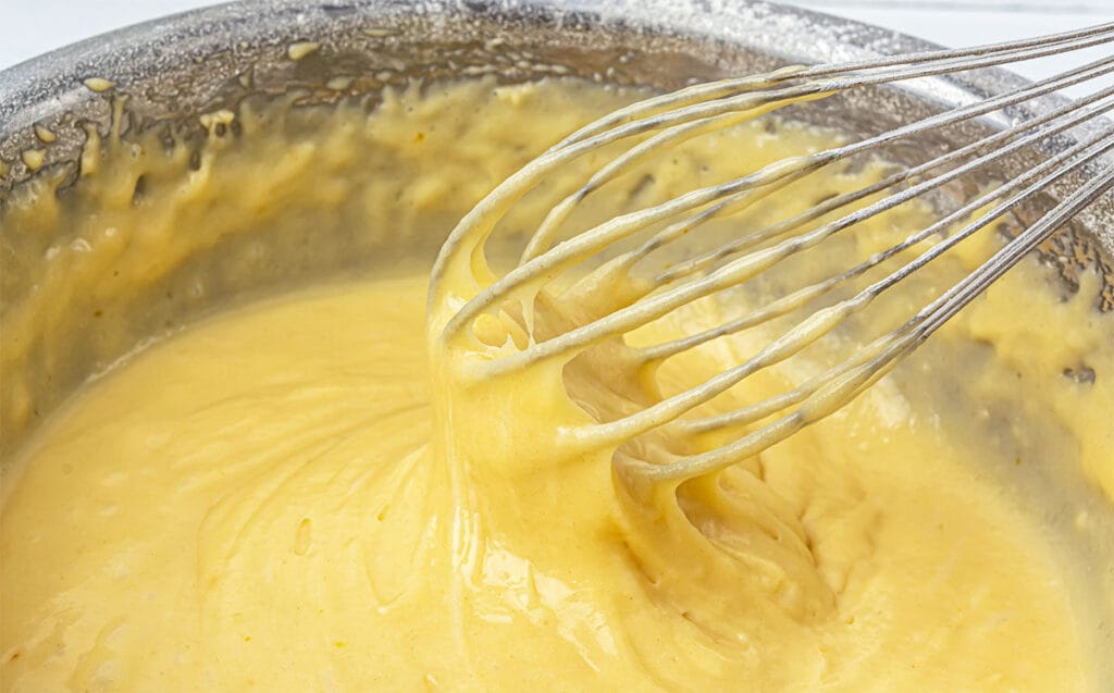 Aggiungo le mele a fette in questo impasto | La mia famiglia adora questa torta | Solo 180 Kcal!