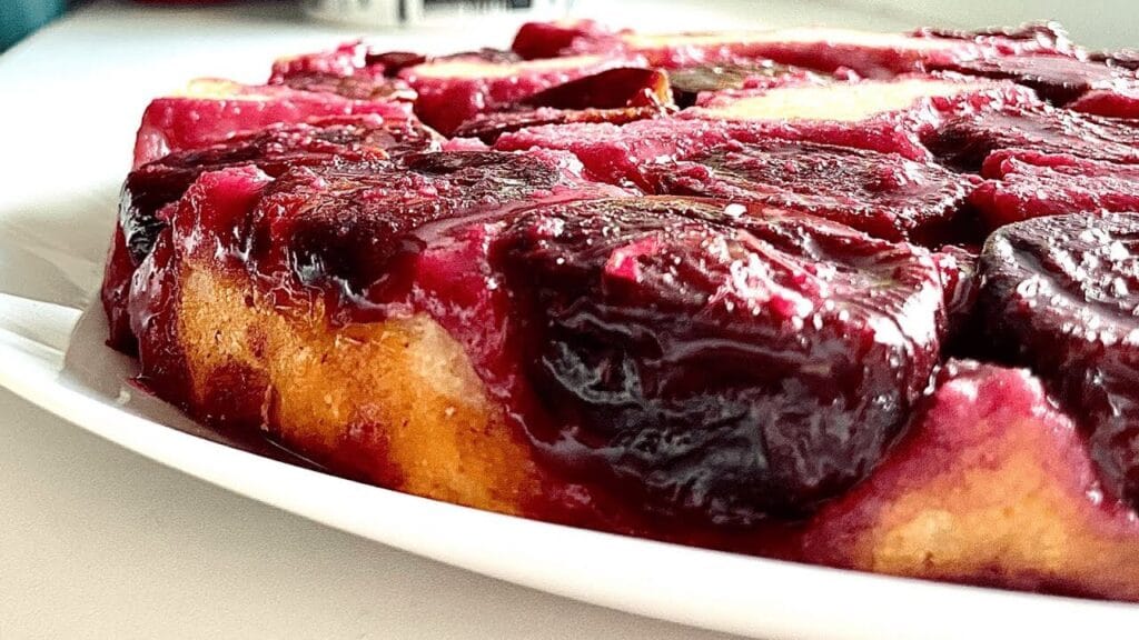 Con 9 prugne e la ricotta preparo una torta favolosa: è senza farina né lievito | E’ finita all’istante!