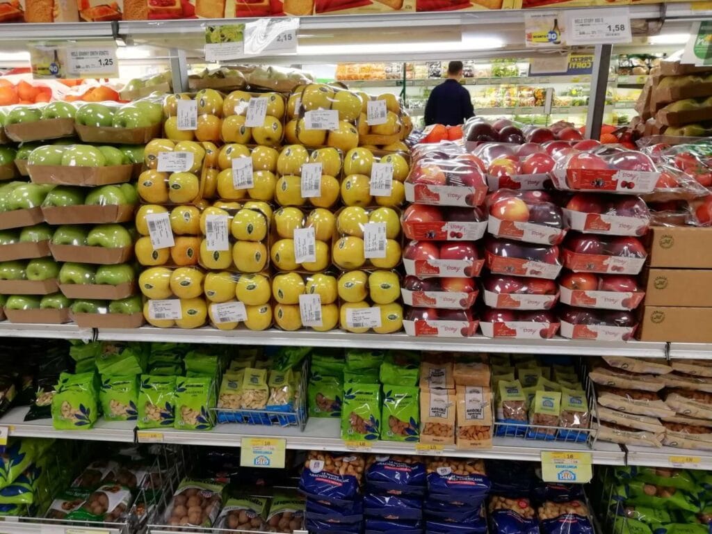 Mele, piene di pesticidi: fai attenzione | Se trovi queste al supermercato non comprarle, il test del Salvagente!