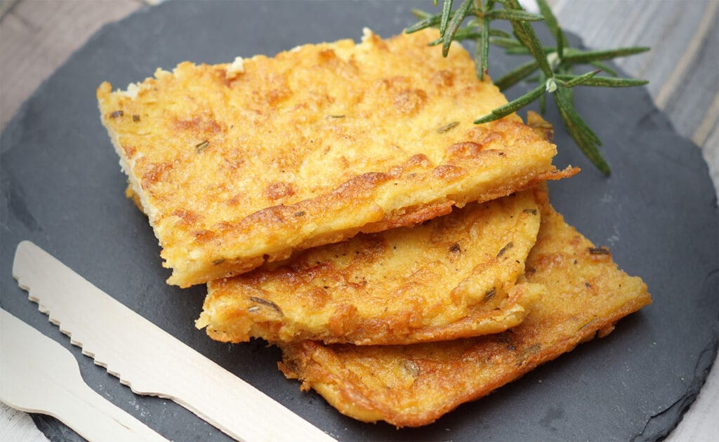 Con la zucca ho preparato una schiacciata salata deliziosa: è semplicissima da fare | Solo 140 Kcal!