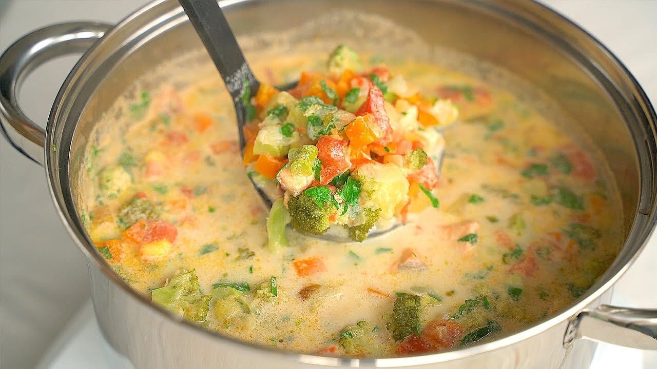 Zuppa di salmone e verdure