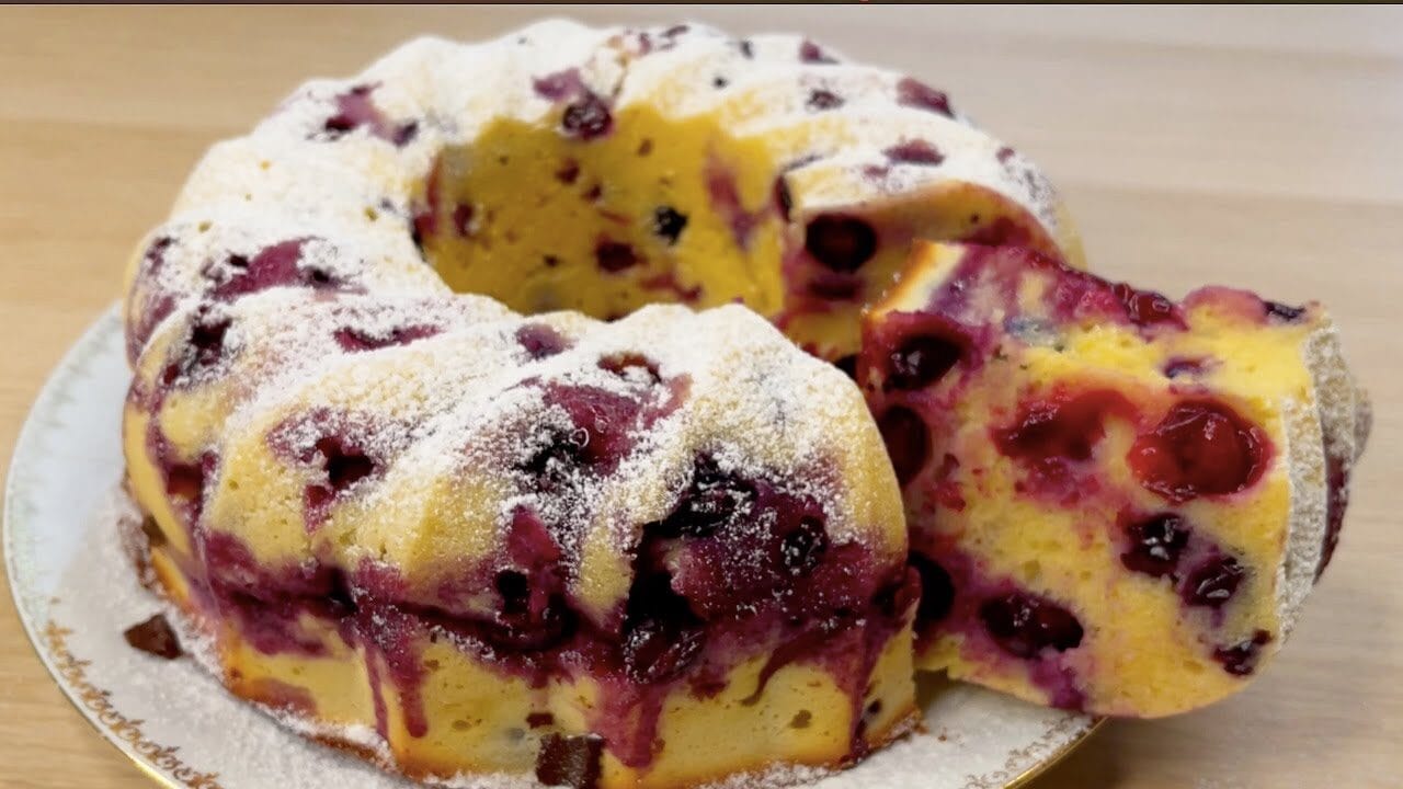 ciambellone-allo-yogurt-e-mirtilli-1270245