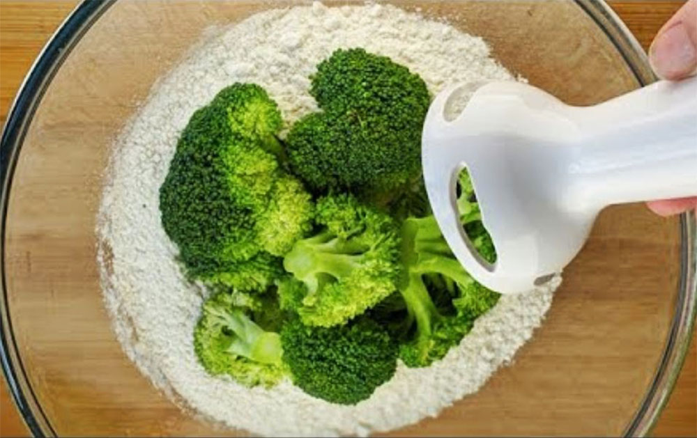 Mi servono solo 2 ingredienti: farina e broccoli | Li frullo assieme e preparo una ricetta fantastica!