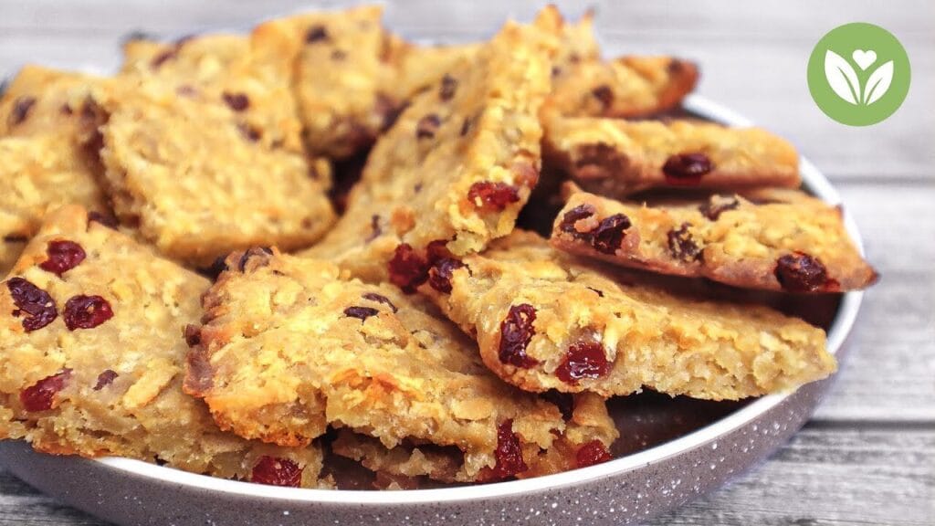 Metto 3 mele grattugiate e l’uvetta nell’impasto di questi biscotti: mai provati così buoni | Solo 110 Kcal!