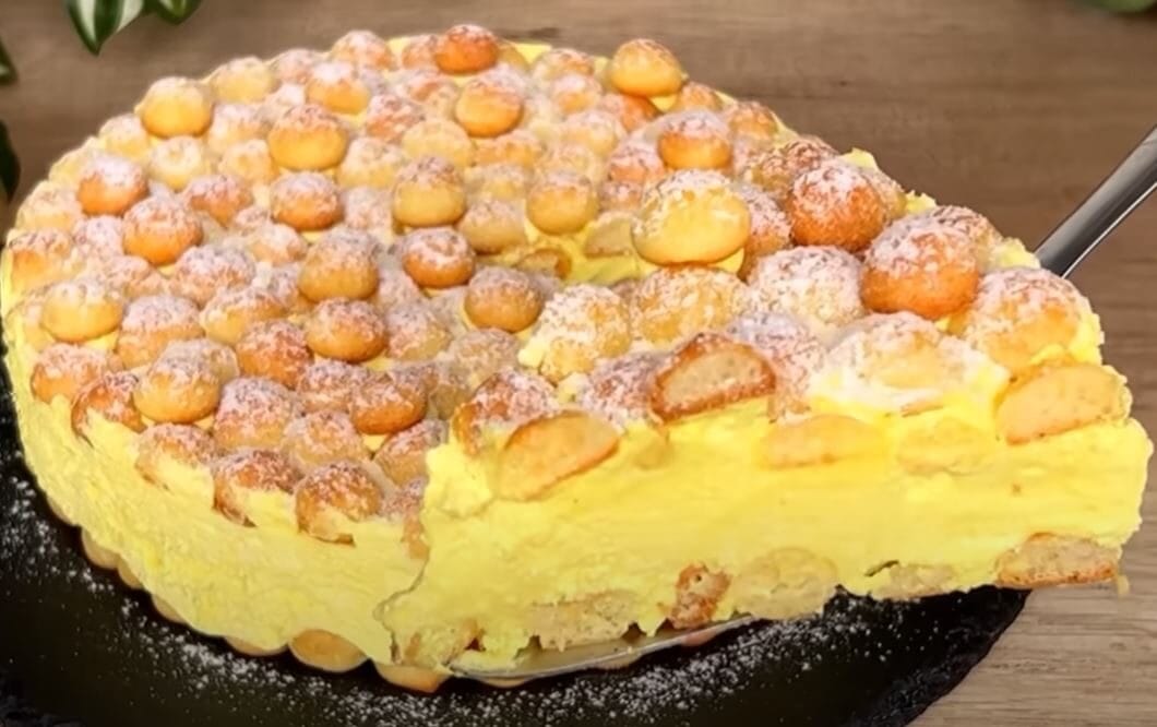 Torta alla crema pasticcera
