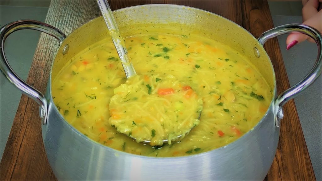 Zuppa di verdure, la mia mamma me la preparava sempre così da piccola: la mangiavo tutta | Solo 190 Kcal!