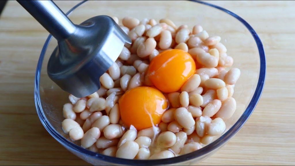 Frullo i fagioli con le uova, guarda cosa ti preparo per cena: tutti vogliono la ricetta | Solo 250 Kcal!