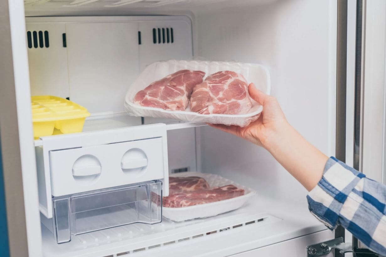 scongelare-il-cibo-in-frigo-2284500