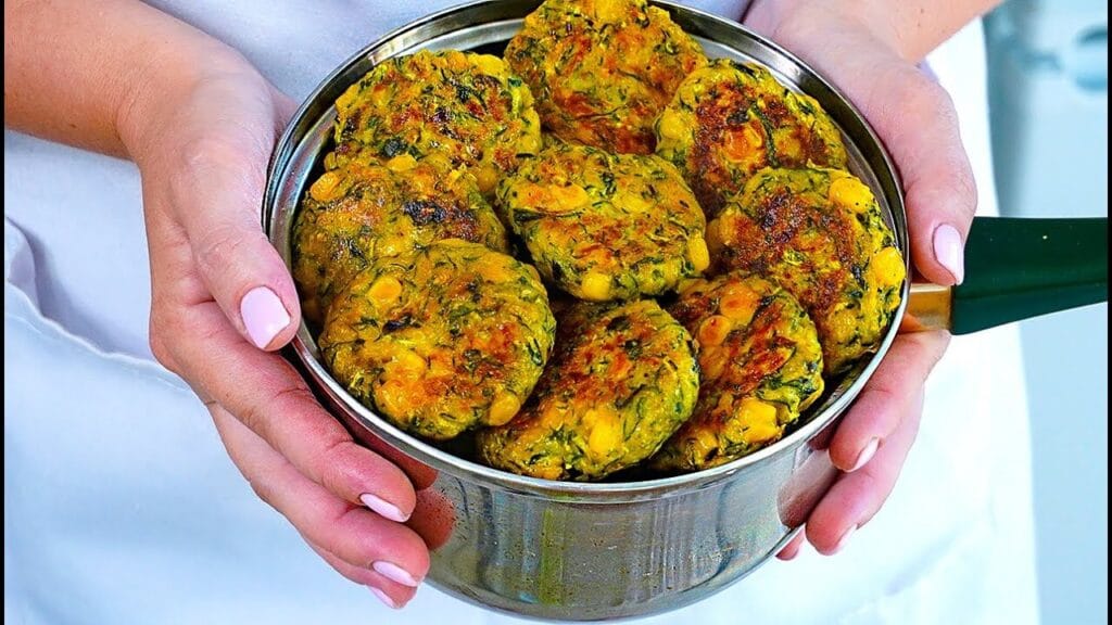 3 zucchine, 1 uovo e farina: perché non conoscevo questa ricetta prima? Ora le faccio 2 volte a settimana!