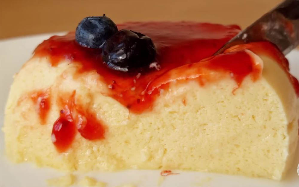 Cheesecake in tazza, pronta in 5 minuti: il dessert più cremoso che esista | Solo 170 Kcal!