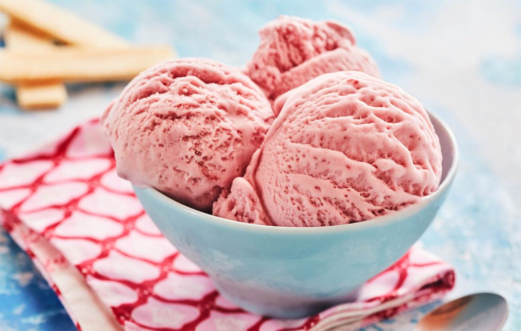 Ci metto 2 minuti per preparare questo gelato, non metto panna e non uso la gelatiera | Solo 85 Kcal!