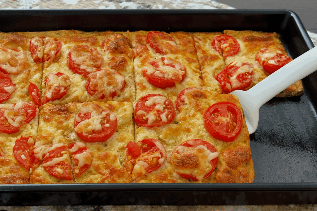 La mia nuova ossessione, questa pizza mi ha cambiato la dieta: è senza farina, anche una sola fetta già ti sazia, non gonfia e ha solo 140 Kcal!