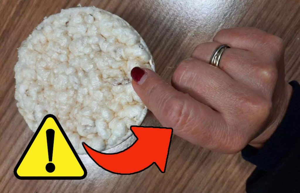 Gallette di riso, altro che leggere: attenzione, se le mangi così ti fanno ingrassare molto più del pane!